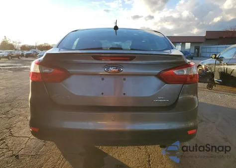 2013 Ford Focus Se z USA, uszkodzony, nr VIN 1FADP3F21DL376580